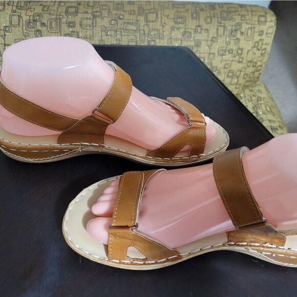 BRAND NEW BROWN OPEN TOE OPEN BACK STRAP SANDALS - Picture 13 of 16